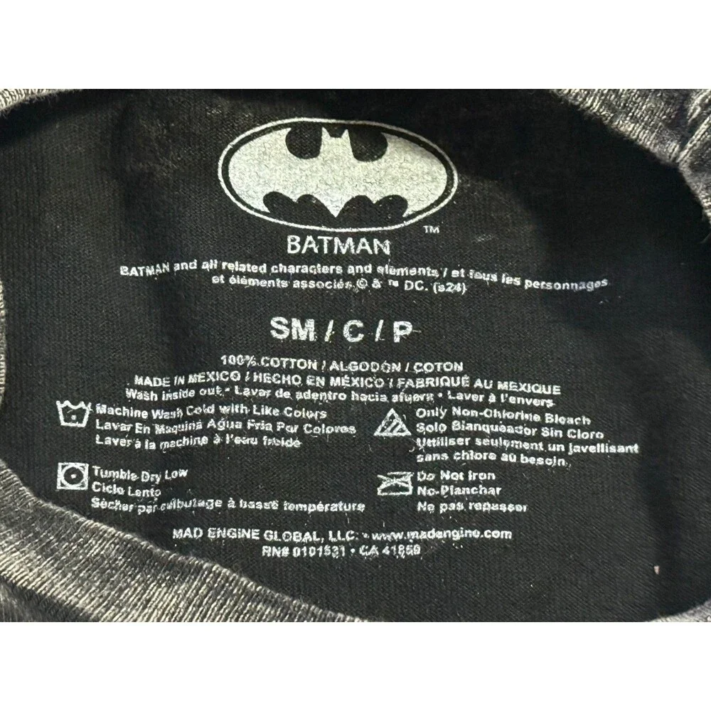 DC Comics‎ Batman Motorcycle Racing Jumbo Graphic T-Shirt Small